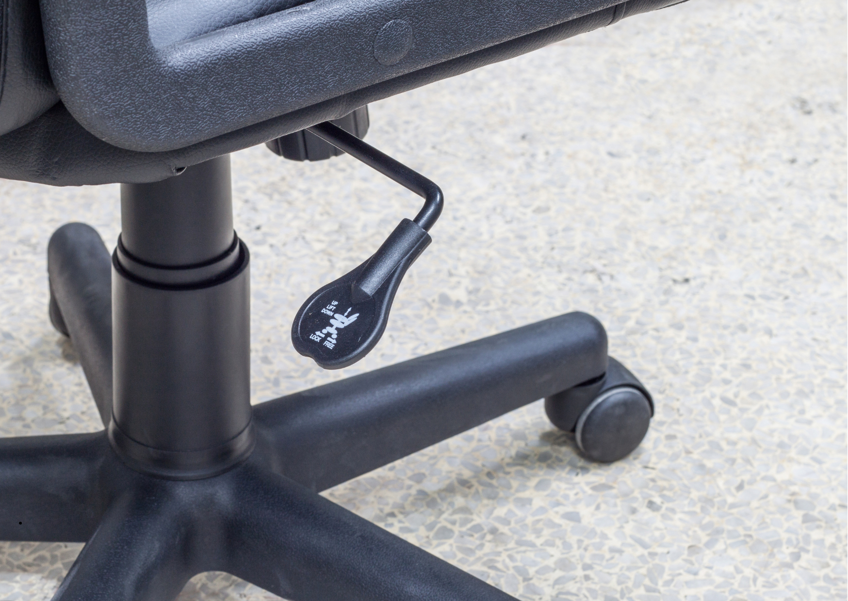 Height adjustment on office chair